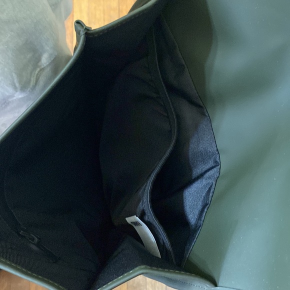 NWT RAINS BACKPACK - Picture 11 of 13